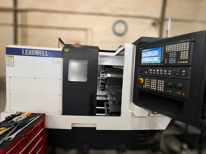 Leadwell T-7 CNC lathe in the Lehmarsch workshop